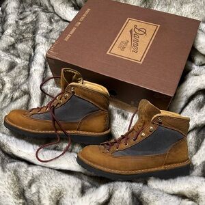 Danner Ridge Tan/Gray 7.5 Leather Gore-Tex Hiking Boots